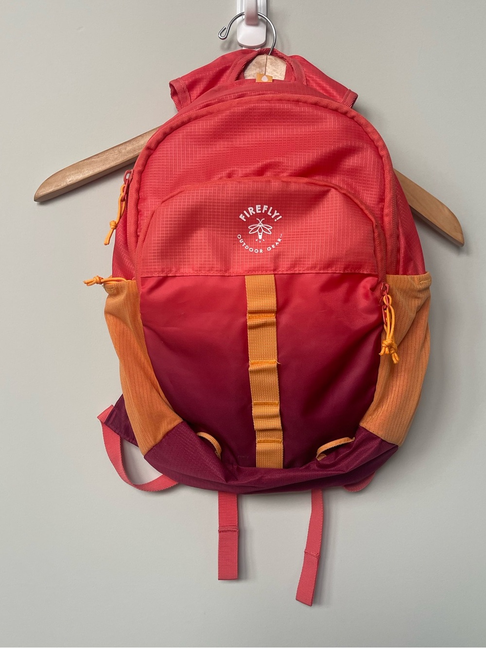 Firefly Outdoor Gear | Youth Camping Backpack Red Orange Gradient